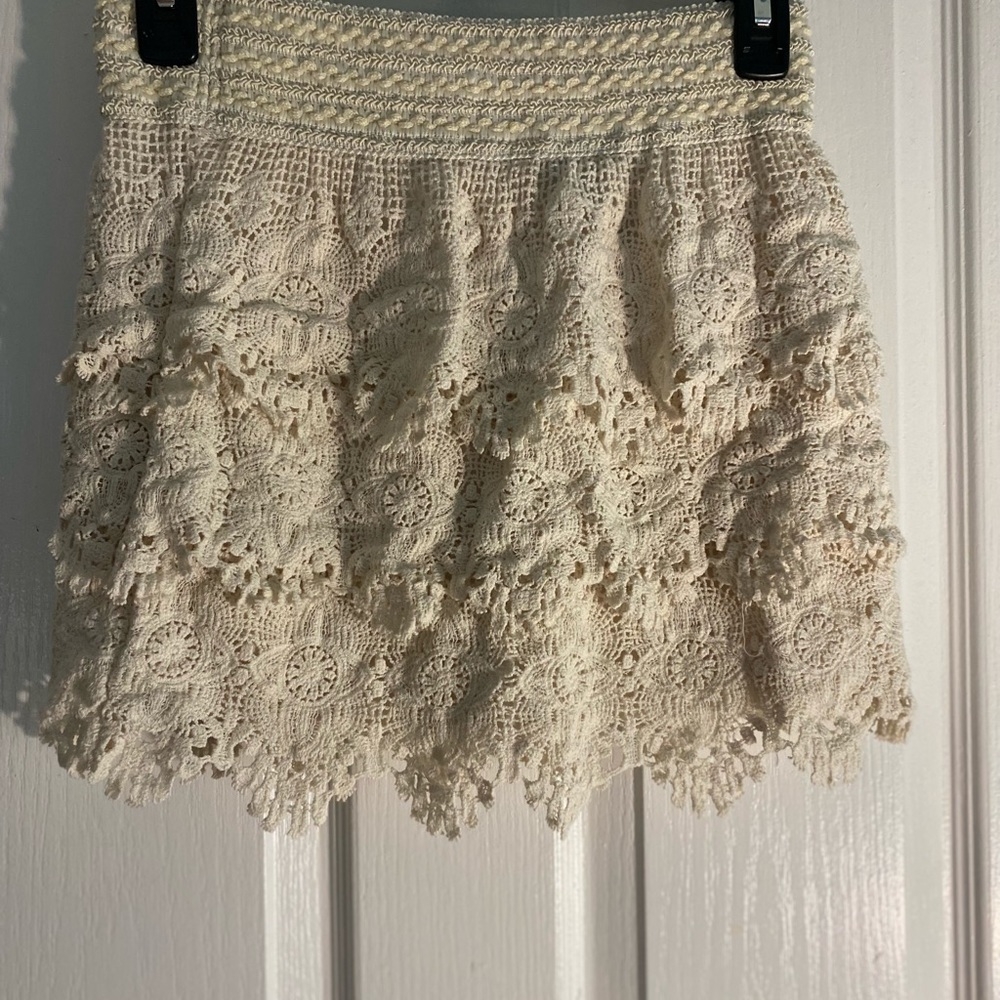 Full tilt EUC mini crochet cream color medium